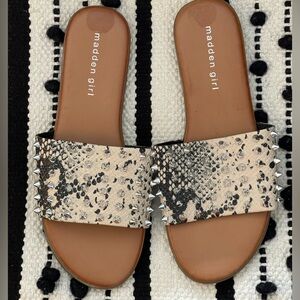 Madden girl snakeskin stud flats sz7
